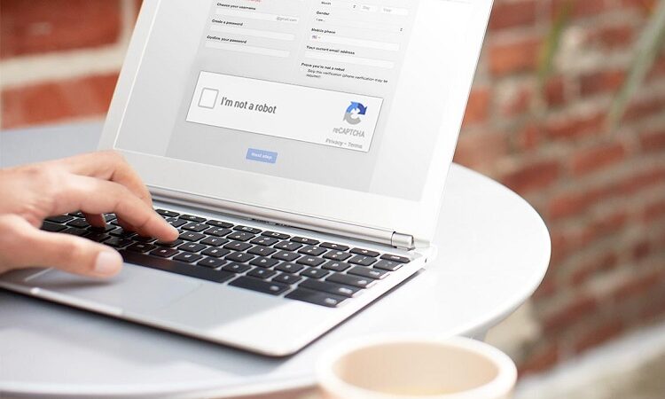Google создал новую reCaptcha, которая сама отличит бота от человека