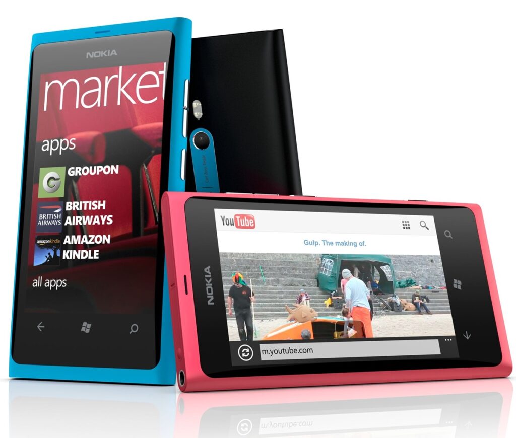 Мобильный телефон Nokia Lumia 800 на Windows Phone