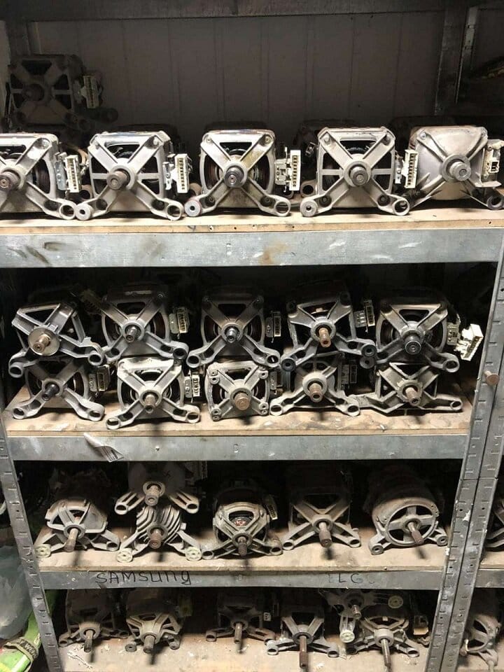 Продаємо нові та вживані запчастини до пральних машин