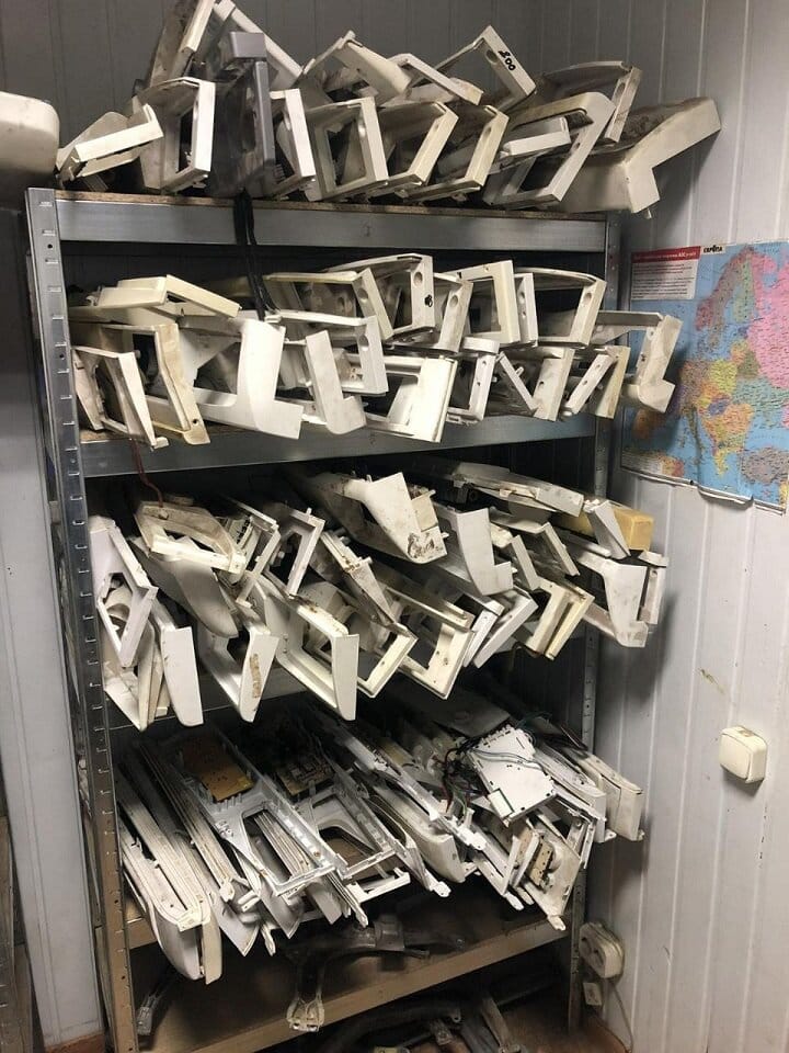 Продаємо нові та вживані запчастини до пральних машин