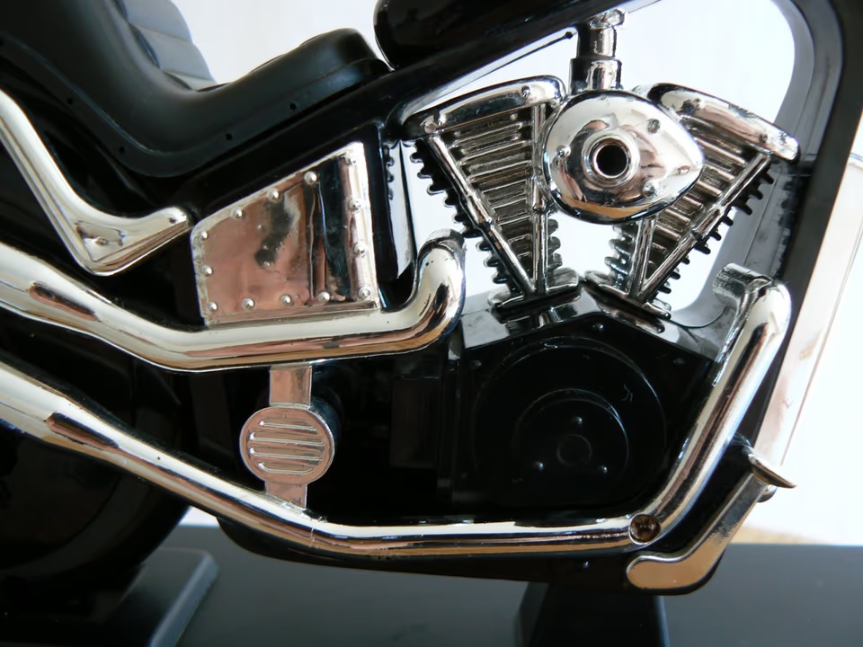 Уникальный будильник в стиле винтажного чоппера со звуками р