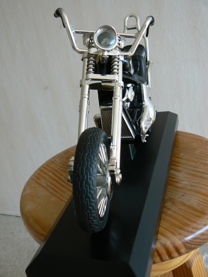 Уникальный будильник в стиле винтажного чоппера со звуками р