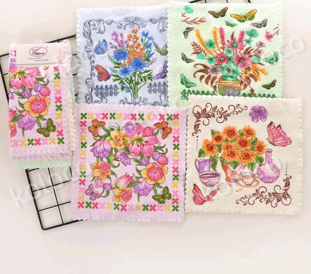 Рушники та пледи в асортименті