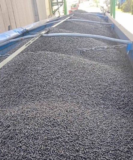 Пелети з лушпиння та дерева для підприємств.