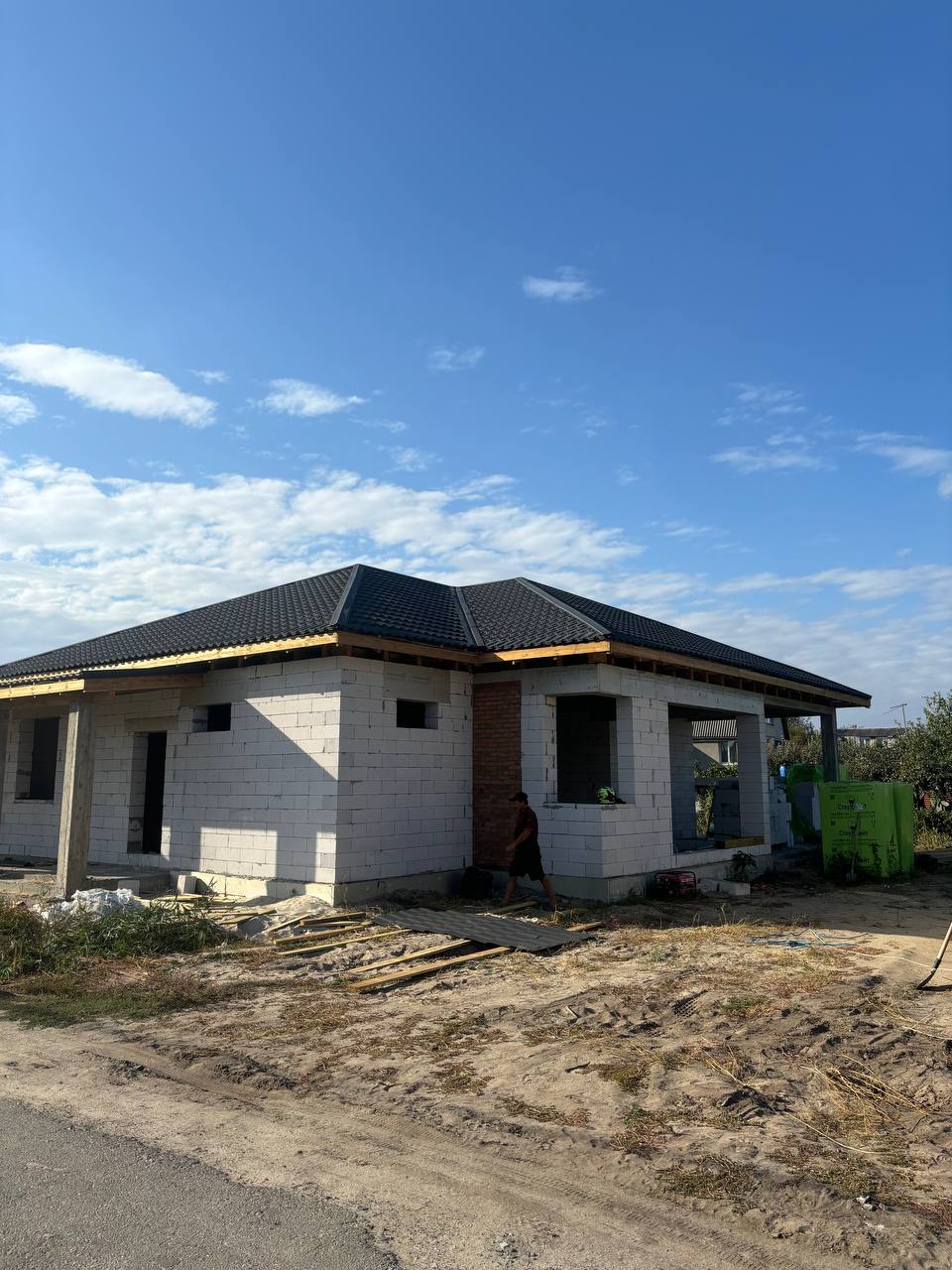 Будівництво будинків – від фундамента до даху