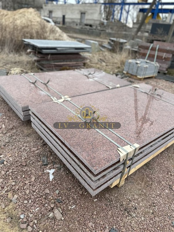 Памятники з граніту, граніт оптом від LV-Granit