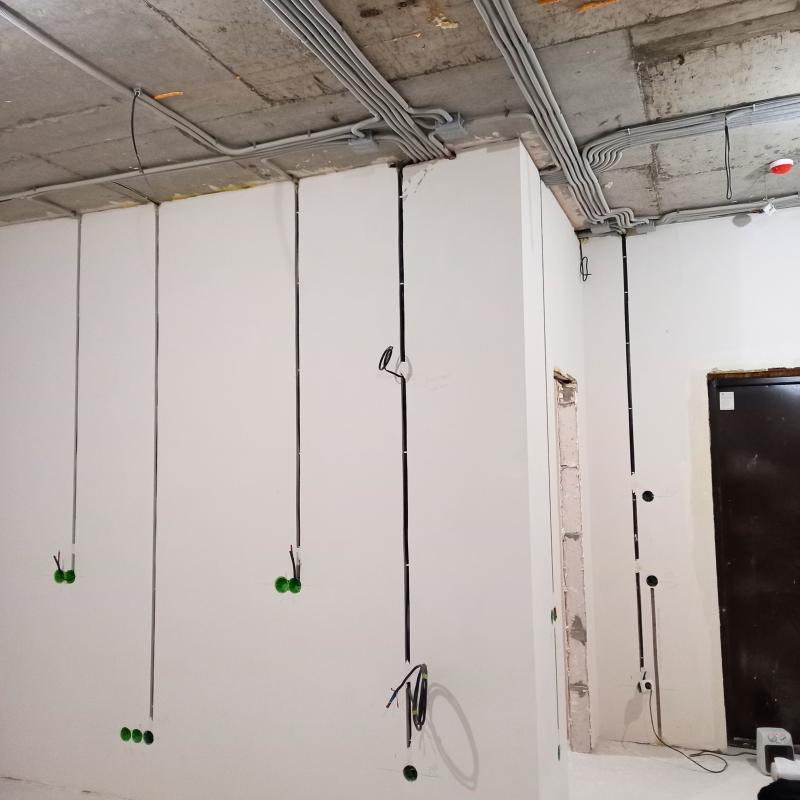 Штробление без пыли Харьков. Штробы под проводку