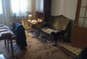 Продам 3 кімнатну квартиру в Киеві біля метро Святошино.