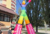 Аеромен вивіска магазину каварні